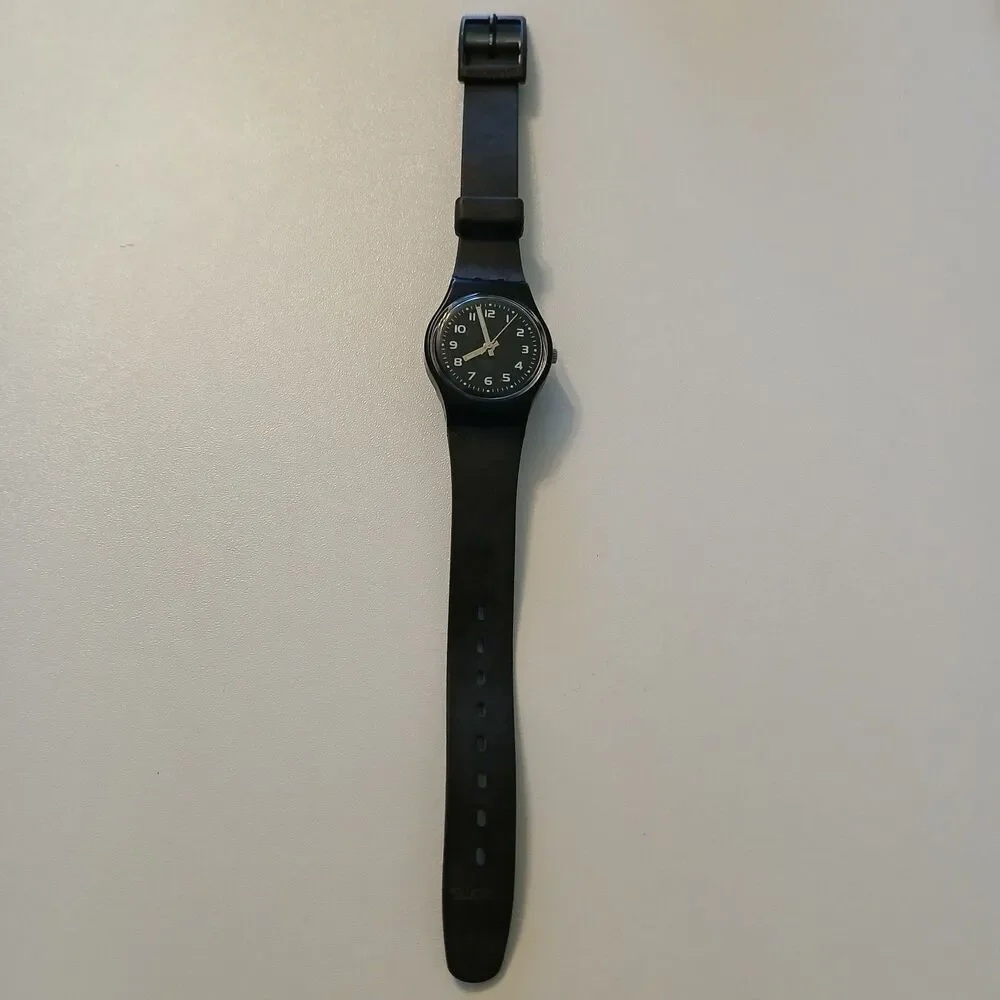 Vintage 90s Swatch Swiss Minimalist Black 25mm Ladies Quartz Watch AG 1997